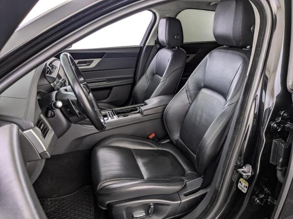 Jaguar XF II с пробегом 2019 года, цена 2 820 000 рублей, 130710 км, седан, Автокод Объявления