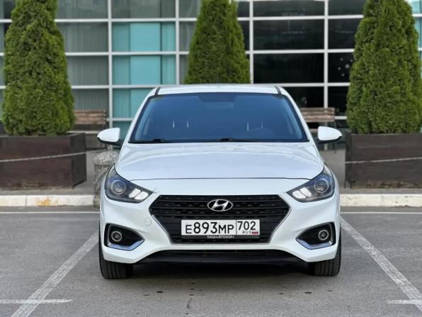 Hyundai Solaris II с пробегом 2017 года, цена 965 000 рублей, 133636 км, седан, Автокод Объявления