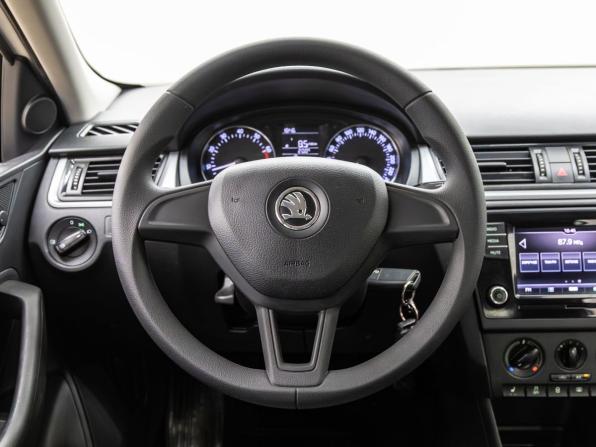 Skoda Rapid I с пробегом 2016 года, цена 998 000 рублей, 120494 км, лифтбек, Автокод Объявления