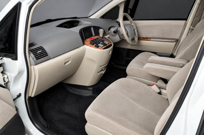 Nissan Presage II с пробегом 2003 года, цена 729 000 рублей, 350000 км, минивэн, Автокод Объявления