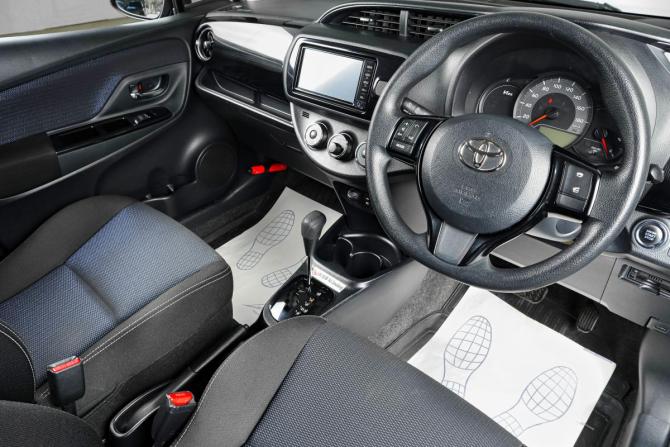 Toyota Vitz III (XP130) Рестайлинг 2 с пробегом 2017 года, цена 1 219 000 рублей, 107297 км, хэтчбек, Автокод Объявления