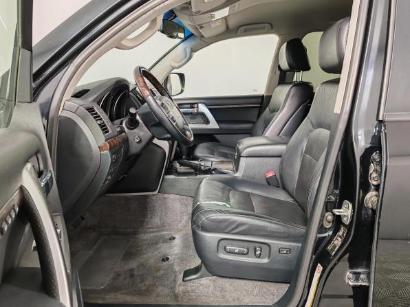 Toyota Land Cruiser 200 Series Рестайлинг 1 с пробегом 2013 года, цена 3 649 000 рублей, 275286 км, внедорожник, Автокод Объявления