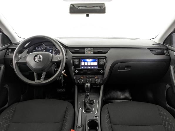 Skoda Octavia III (A7) Рестайлинг с пробегом 2017 года, цена 1 660 000 рублей, 68914 км, лифтбек, Автокод Объявления