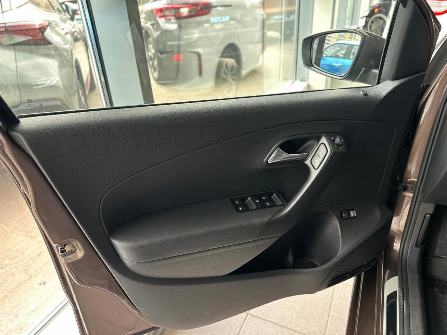 Volkswagen Polo V Рестайлинг Санкт-Петербург  - изображение 11