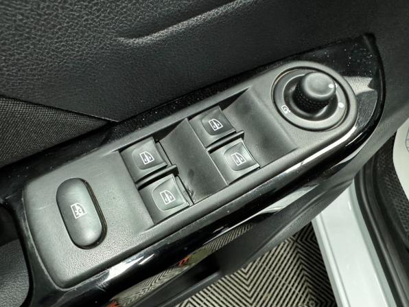 Renault Kaptur I с пробегом 2017 года, цена 1 520 000 рублей, 163475 км, внедорожник, Автокод Объявления