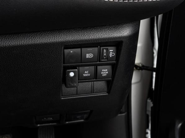 Toyota Noah IV (R90) с пробегом 2024 года, цена 4 170 000 рублей, 25260 км, минивэн, Автокод Объявления