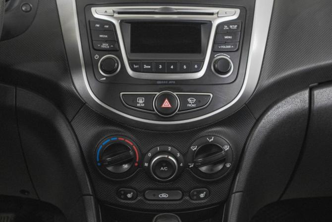 Hyundai Solaris I Рестайлинг с пробегом 2016 года, цена 1 299 000 рублей, 101000 км, седан, Автокод Объявления