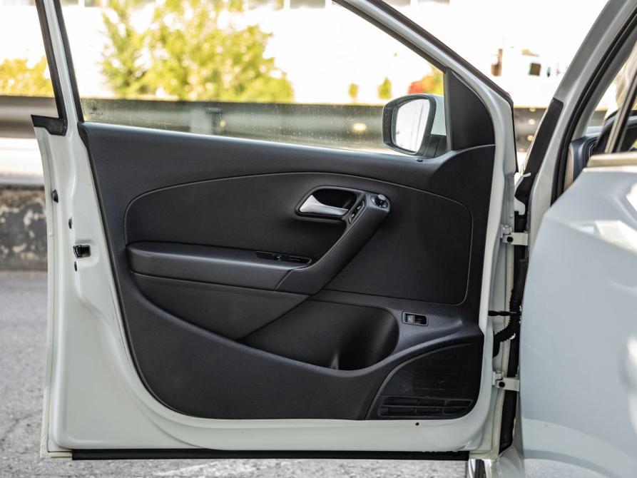 Volkswagen Polo V Рестайлинг Волгоград  - изображение 28