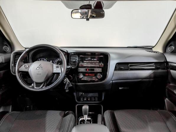 Mitsubishi Outlander III Рестайлинг 3 с пробегом 2020 года, цена 2 315 000 рублей, 46412 км, внедорожник, Автокод Объявления