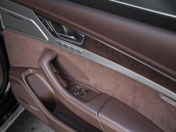Audi A8 III (D4) с пробегом 2011 года, цена 1 990 000 рублей, 402351 км, седан, Автокод Объявления