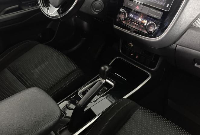 Mitsubishi Outlander III Рестайлинг 2 с пробегом 2018 года, цена 1 990 000 рублей, 96529 км, внедорожник, Автокод Объявления