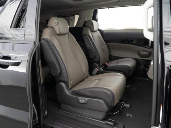 Kia Carnival IV Рестайлинг с пробегом 2025 года, цена 7 745 055 рублей, 49 км, минивэн, Автокод Объявления