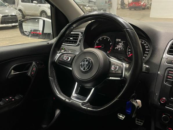Volkswagen Polo V Рестайлинг с пробегом 2018 года, цена 795 000 рублей, 209865 км, седан, Автокод Объявления
