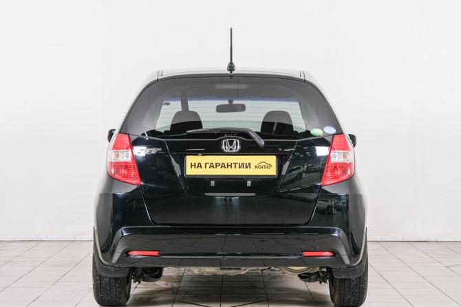 Honda Fit II с пробегом 2013 года, цена 899 000 рублей, 93000 км, хэтчбек, Автокод Объявления