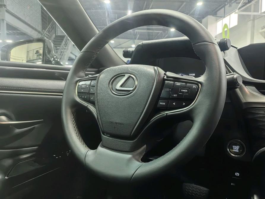 Lexus ES VII Санкт-Петербург  - изображение 8