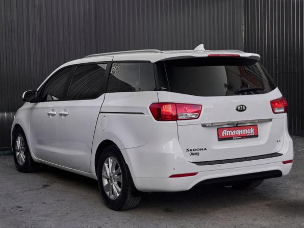Kia Sedona III с пробегом 2015 года, цена 2 190 000 рублей, 136264 км, минивэн, Автокод Объявления