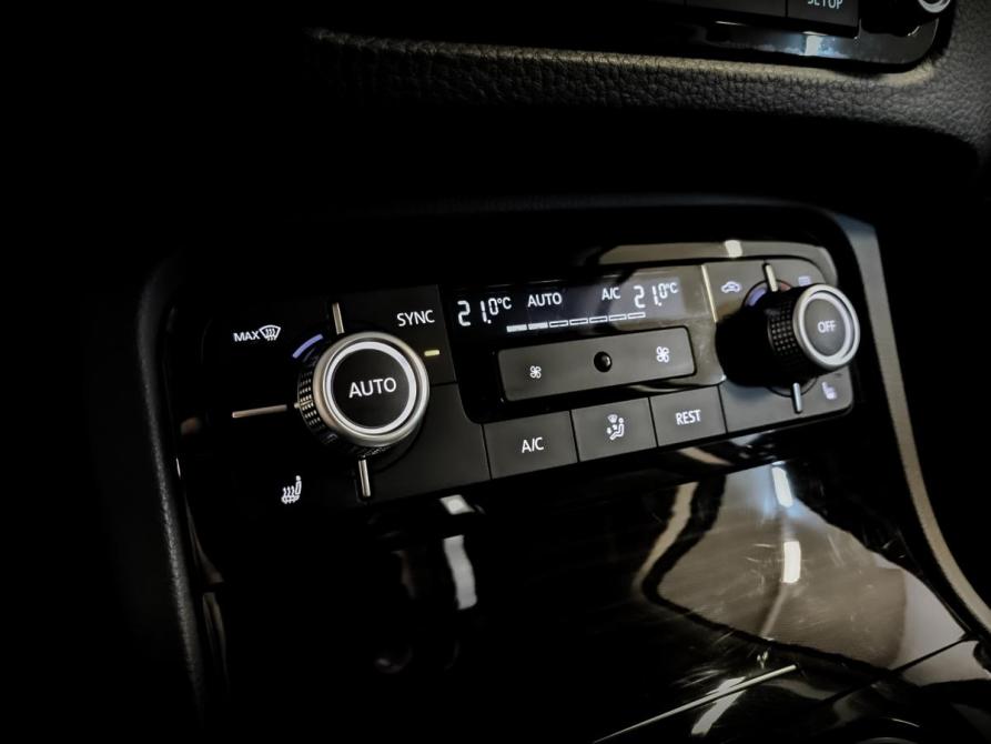 Volkswagen Touareg II Рестайлинг Санкт-Петербург  - изображение 28