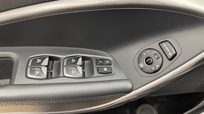 Hyundai Santa Fe III Рестайлинг с пробегом 2017 года, цена 1 850 000 рублей, 197358 км, внедорожник, Автокод Объявления