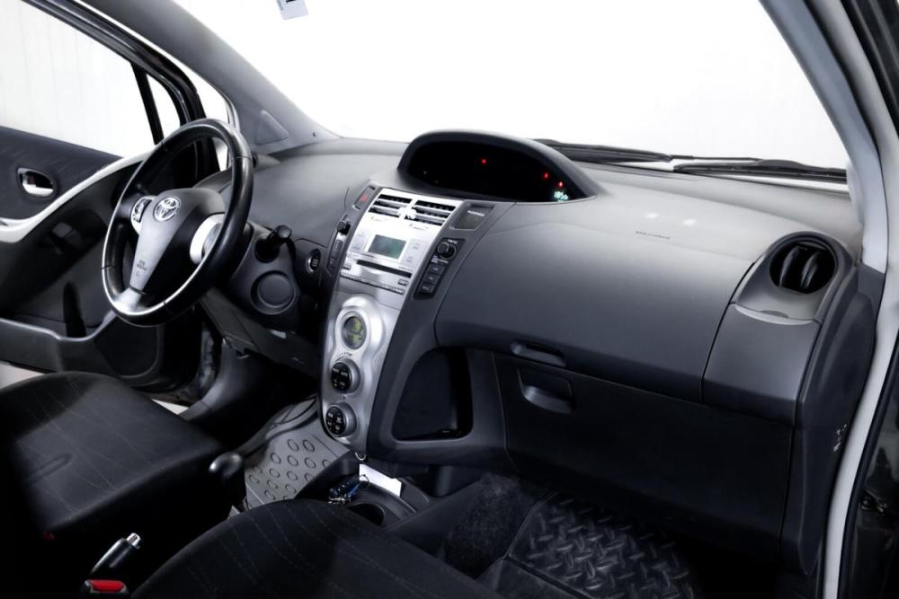 Toyota Yaris II Тюмень  - изображение 16