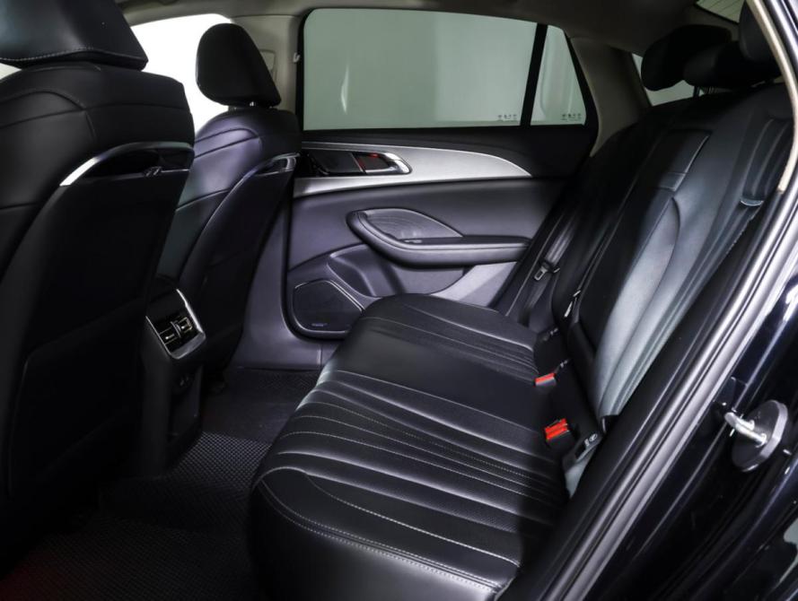 Hongqi H5 II Москва  - изображение 12