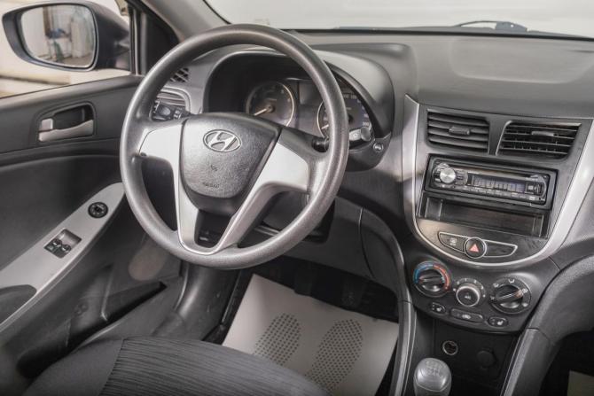 Hyundai Solaris I Рестайлинг с пробегом 2015 года, цена 809 000 рублей, 120000 км, седан, Автокод Объявления