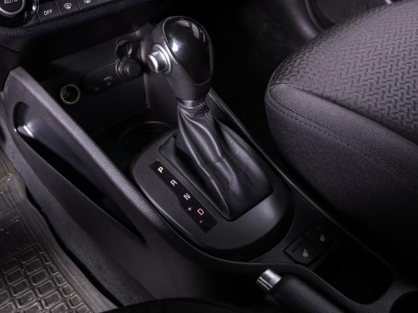 Kia Rio III Рестайлинг с пробегом 2016 года, цена 1 050 000 рублей, 175000 км, хэтчбек, Автокод Объявления