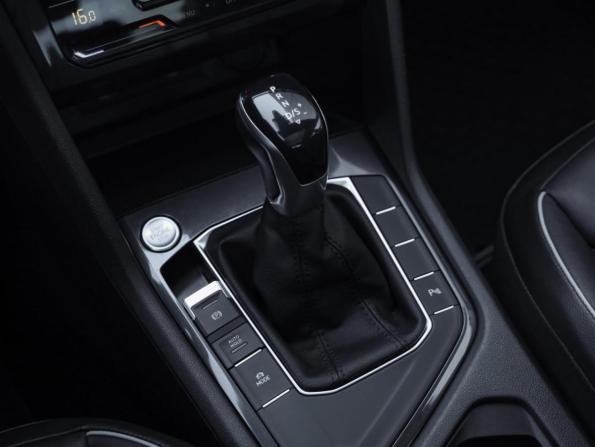 Volkswagen Tiguan II Рестайлинг с пробегом 2021 года, цена 2 599 000 рублей, 87834 км, внедорожник, Автокод Объявления