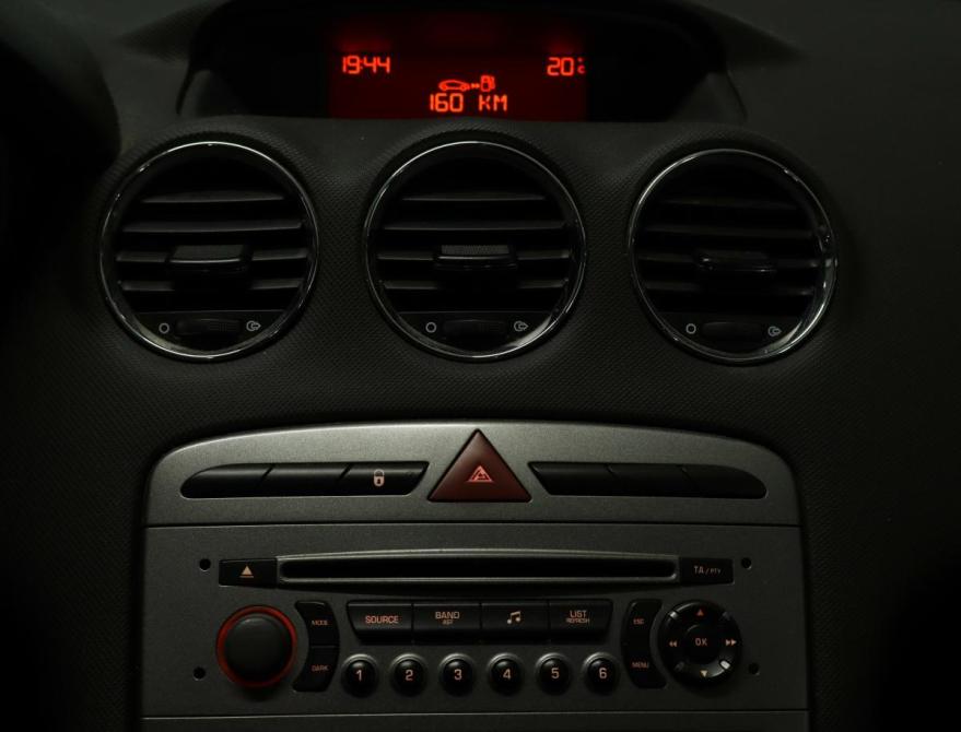 Peugeot 308 I Москва  - изображение 14