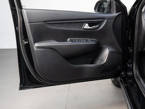 Kia Rio IV Рестайлинг с пробегом 2021 года, цена 1 900 000 рублей, 82663 км, хэтчбек, Автокод Объявления