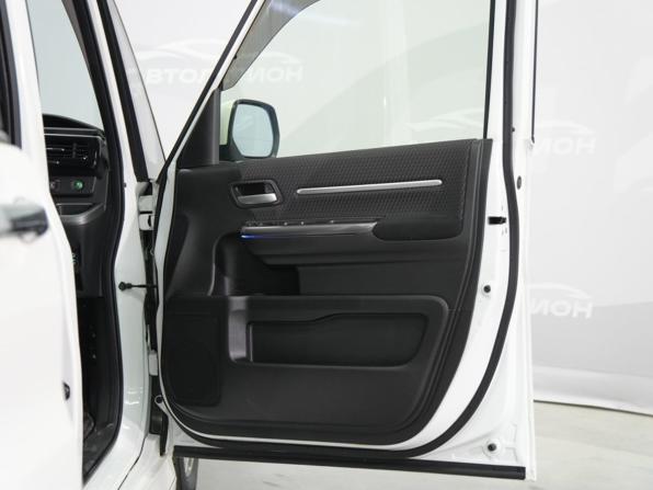 Honda Stepwgn V с пробегом 2015 года, цена 1 890 000 рублей, 92900 км, минивэн, Автокод Объявления
