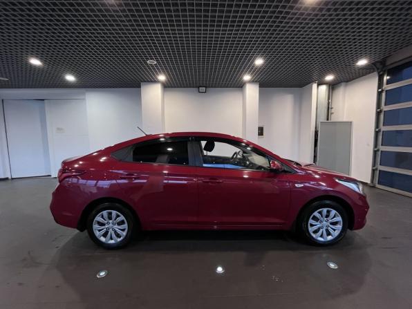 Hyundai Solaris II с пробегом 2018 года, цена 1 025 000 рублей, 213589 км, седан, Автокод Объявления