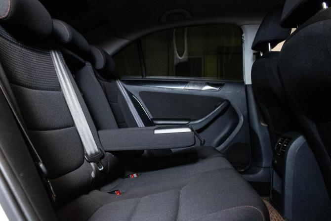 Volkswagen Jetta VI Рестайлинг с пробегом 2015 года, цена 980 000 рублей, 207091 км, седан, Автокод Объявления