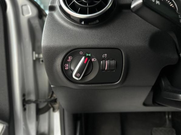 Audi A1 I (8X) с пробегом 2011 года, цена 800 000 рублей, 215157 км, хэтчбек, Автокод Объявления