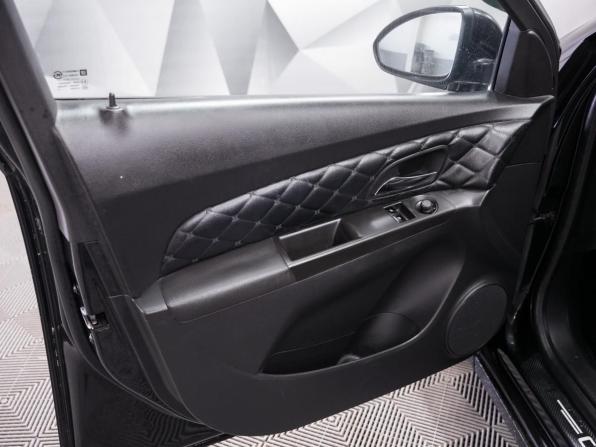 Chevrolet Cruze I Рестайлинг с пробегом 2013 года, цена 589 000 рублей, 260917 км, хэтчбек, Автокод Объявления