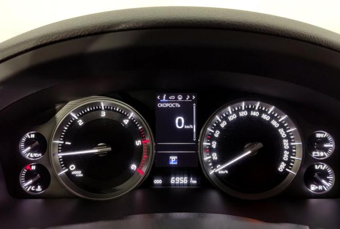 Toyota Land Cruiser 200 Series Рестайлинг 2 с пробегом 2015 года, цена 6 720 000 рублей, 69560 км, внедорожник, Автокод Объявления