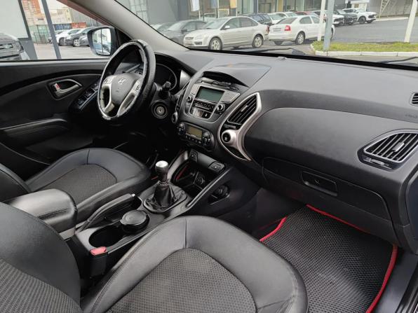Hyundai ix35 I с пробегом 2013 года, цена 930 000 рублей, 304555 км, внедорожник, Автокод Объявления