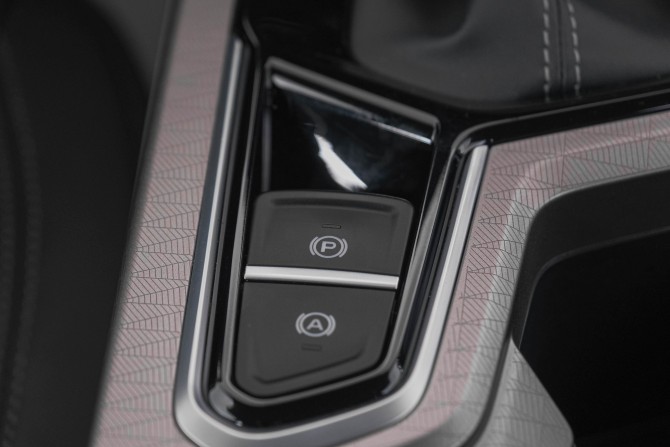 Geely Emgrand II с пробегом 2023 года, цена 1 829 000 рублей, 2500 км, седан, Автокод Объявления