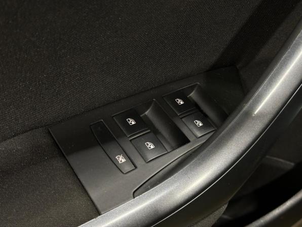 Opel Astra J Рестайлинг с пробегом 2013 года, цена 1 060 000 рублей, 117907 км, хэтчбек, Автокод Объявления