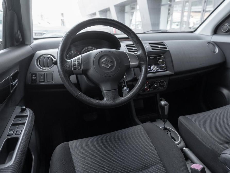 Suzuki Swift III Москва  - изображение 7