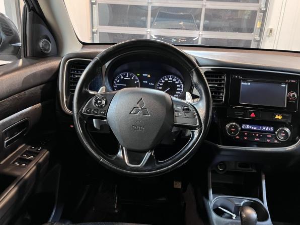 Mitsubishi Outlander III Рестайлинг 2 с пробегом 2016 года, цена 1 550 000 рублей, 261187 км, внедорожник, Автокод Объявления
