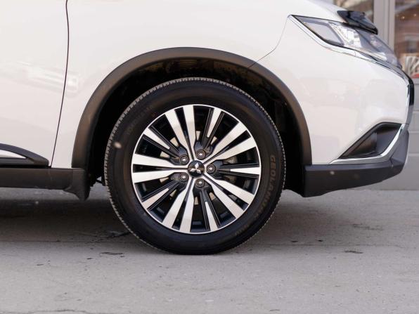 Mitsubishi Outlander III Рестайлинг 3 с пробегом 2020 года, цена 2 430 000 рублей, 99433 км, внедорожник, Автокод Объявления