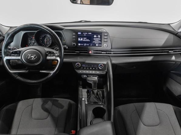 Hyundai Elantra VII (CN7) с пробегом 2022 года, цена 2 035 000 рублей, 70949 км, седан, Автокод Объявления