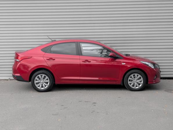 Hyundai Solaris II Рестайлинг с пробегом 2022 года, цена 1 680 000 рублей, 55981 км, седан, Автокод Объявления