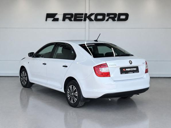 Skoda Rapid I с пробегом 2016 года, цена 1 229 000 рублей, 138000 км, лифтбек, Автокод Объявления