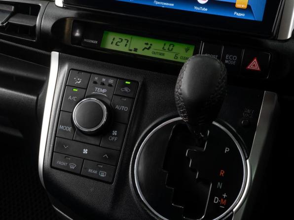 Toyota Wish II с пробегом 2010 года, цена 1 179 000 рублей, 198986 км, минивэн, Автокод Объявления