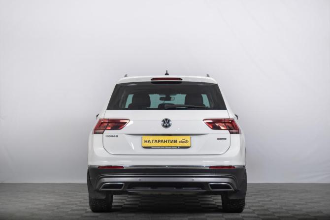 Volkswagen Tiguan II с пробегом 2018 года, цена 2 339 000 рублей, 252700 км, внедорожник, Автокод Объявления
