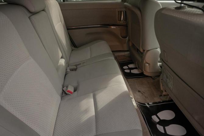 Toyota ISis I Рестайлинг с пробегом 2010 года, цена 1 259 000 рублей, 98500 км, компактвэн, Автокод Объявления