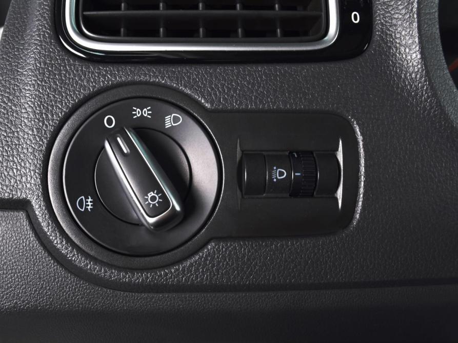 Volkswagen Polo V Рестайлинг Кемерово  - изображение 18