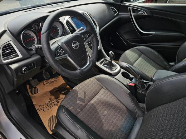 Opel Astra J Рестайлинг с пробегом 2012 года, цена 700 000 рублей, 89000 км, хэтчбек, Автокод Объявления