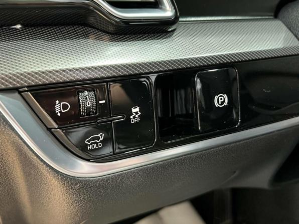Kia Sportage V с пробегом 2023 года, цена 3 450 000 рублей, 43000 км, внедорожник, Автокод Объявления